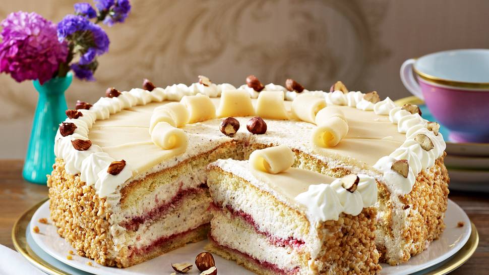 Marzipan-Torte backen - so gehts - Foto: House of Food / Bauer Food Experts KG
