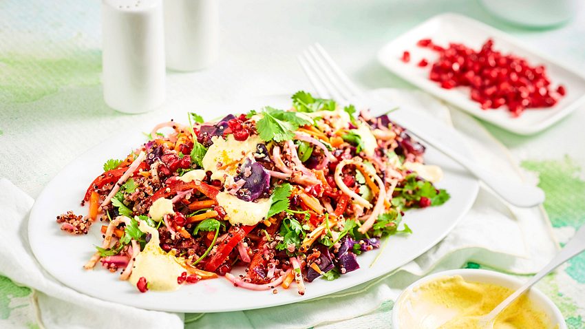 In Schallgeschwindigkeit zum Quinoa-Salat Rezept - Foto: House of Food / Bauer Food Experts KG