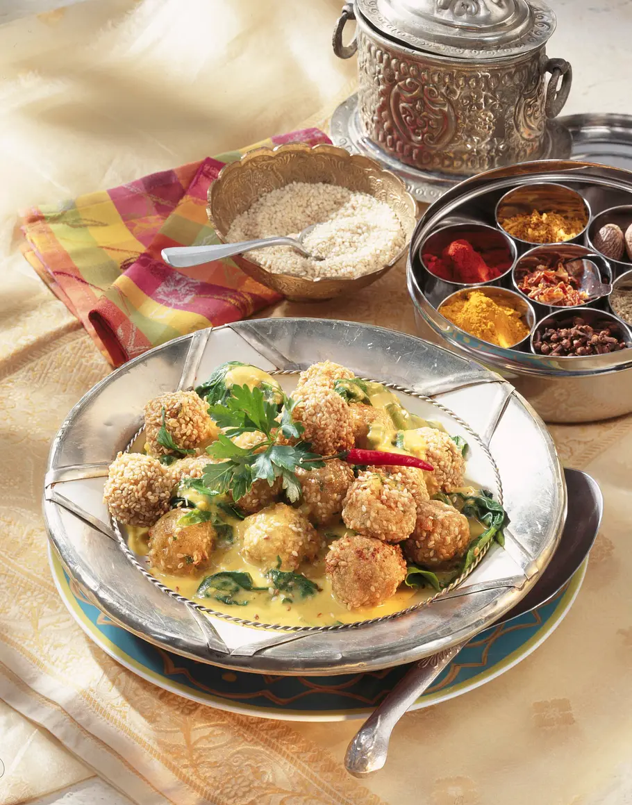 Indische Curry-Sesam-Bällchen Rezept Indische Curry-Sesam-Bällchen Rezept