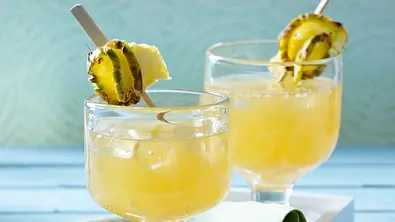 Ingwer-Ananas-Drink Rezept - Foto: LECKER @ Bauer Media Group