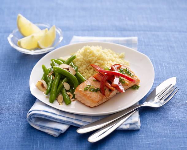 Ingwer-Honig-Lachs mit Mandel-Bohnen Rezept Ingwer-Honig-Lachs mit Mandel-Bohnen Rezept