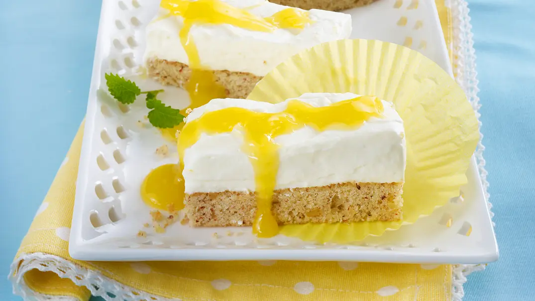 Ingwer-Schnitten mit Zitronensahne und Lemon Curd Rezept - Foto: LECKER @ Bauer Media Group Ingwer-Schnitten mit Zitronensahne und Lemon Curd Rezept - Foto: LECKER @ Bauer Media Group