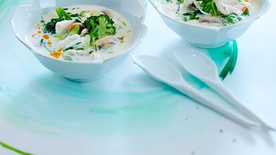Ingwer-Zitronensuppe mit Huhn Rezept - Foto: House of Food / Bauer Food Experts KG