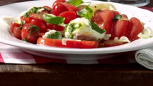 Insalata caprese con Pesto Rezept - Foto: LECKER @ Bauer Media Group Insalata caprese con Pesto Rezept - Foto: LECKER @ Bauer Media Group