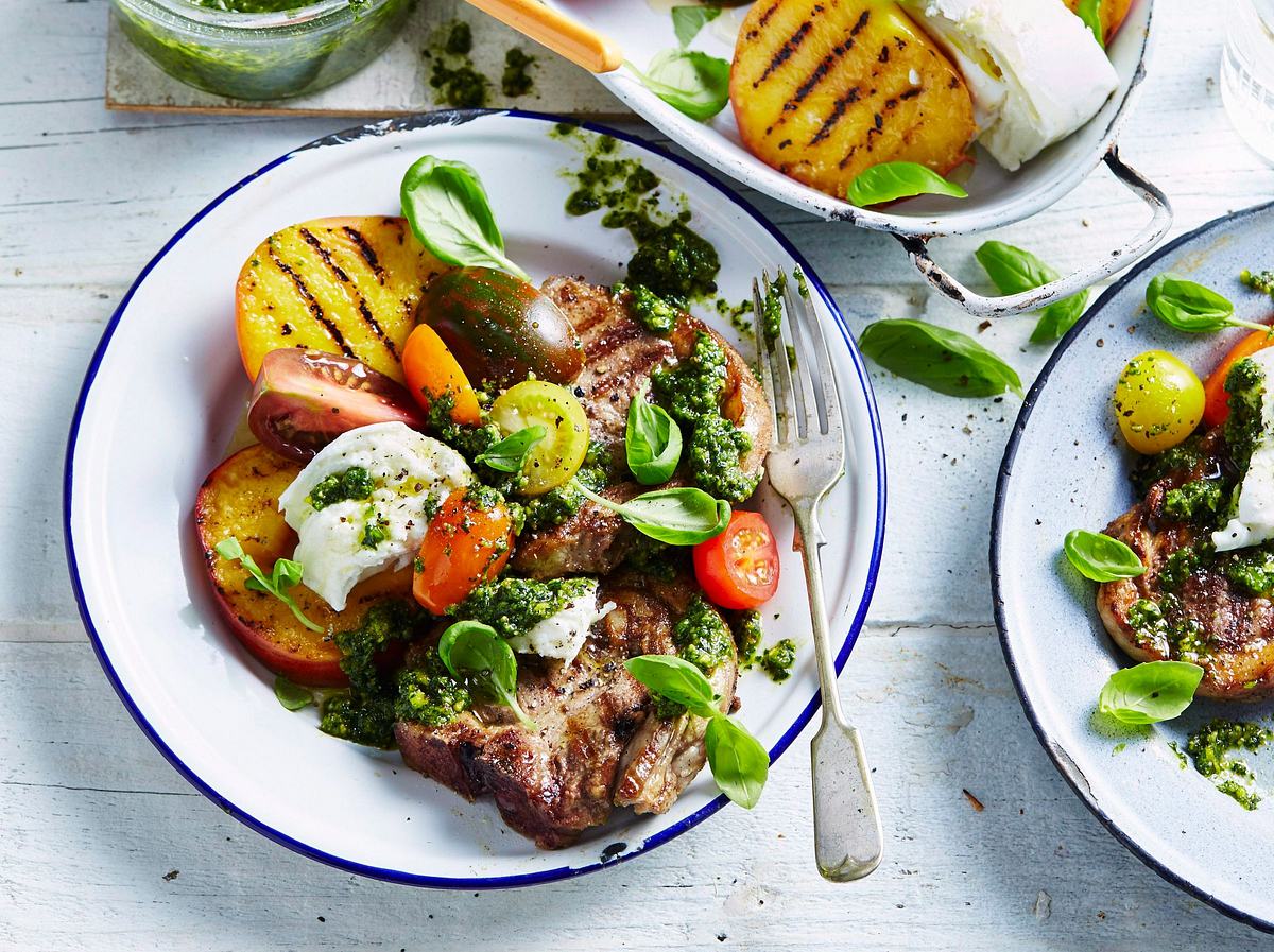 Insalata di pesche e formaggio: Pfirsich küsst Mozzarella Rezept