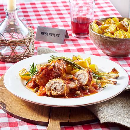 Involtini alla pizzaiola mit Rosmarin-Röstkartoffeln Rezept Involtini alla pizzaiola mit Rosmarin-Röstkartoffeln Rezept