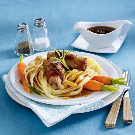 Involtini mit Tagliatelle und Möhrchen Rezept Involtini mit Tagliatelle und Möhrchen Rezept