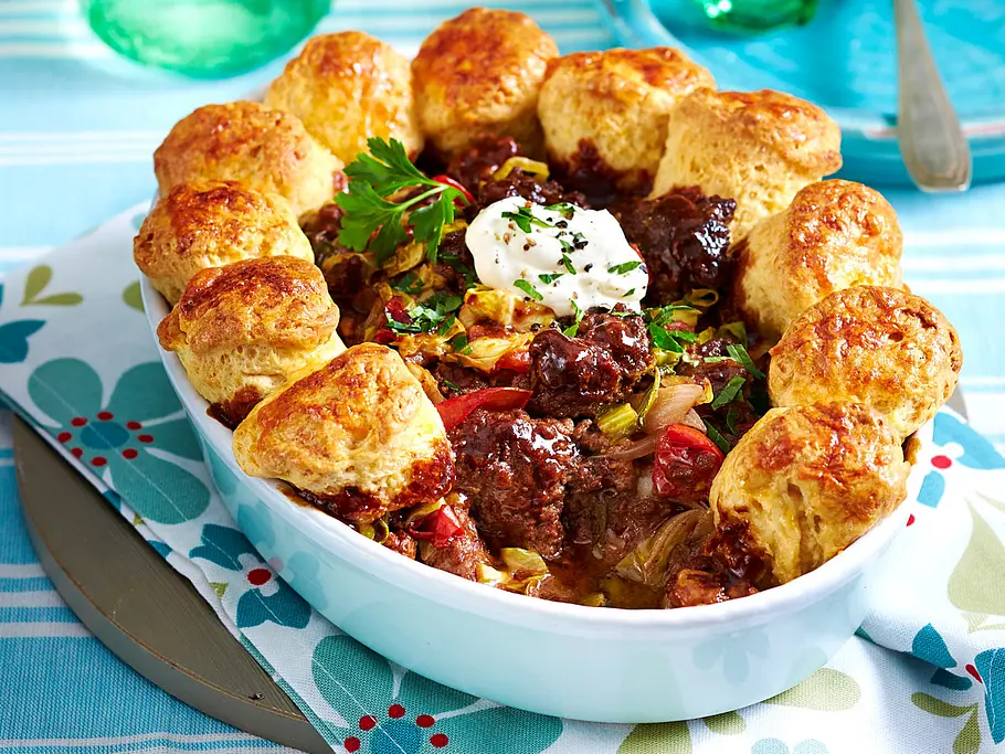 Irischer Hack-Kohl-Auflauf Cobbler mit Scones Rezept Irischer Hack-Kohl-Auflauf Cobbler mit Scones Rezept