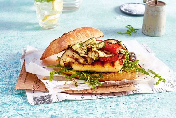 Ist-doch-Käse-Burger mit Grillgemüse Rezept