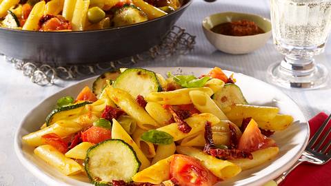 Italienische Nudelpfanne Rezept - Foto: Pretscher, Tillmann
