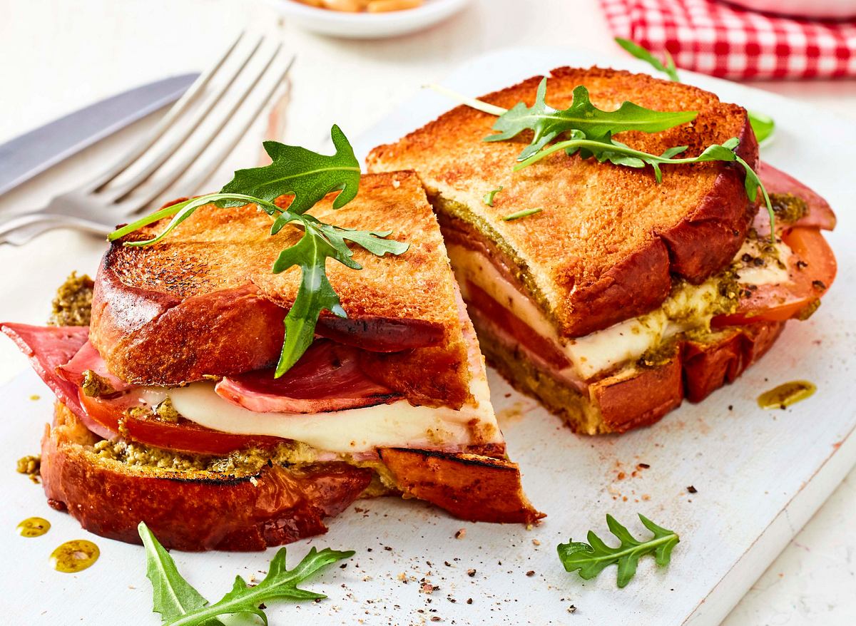 Italienische Tomaten-Pesto-Sandwiches Rezept