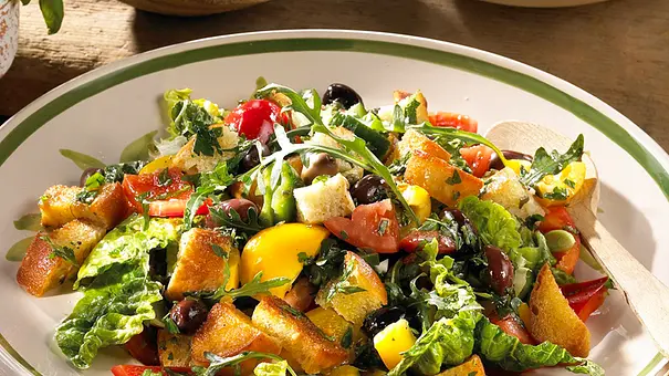Italienischer Brotsalat Rezept - Foto: Maass Italienischer Brotsalat Rezept - Foto: Maass
