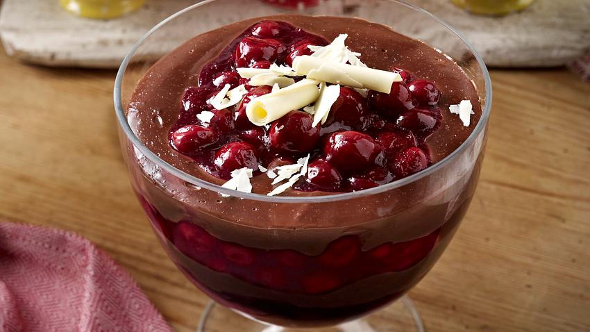 Jagertee-Pudding zu Zimt-Kirschen Rezept - Foto: House of Food / Bauer Food Experts KG