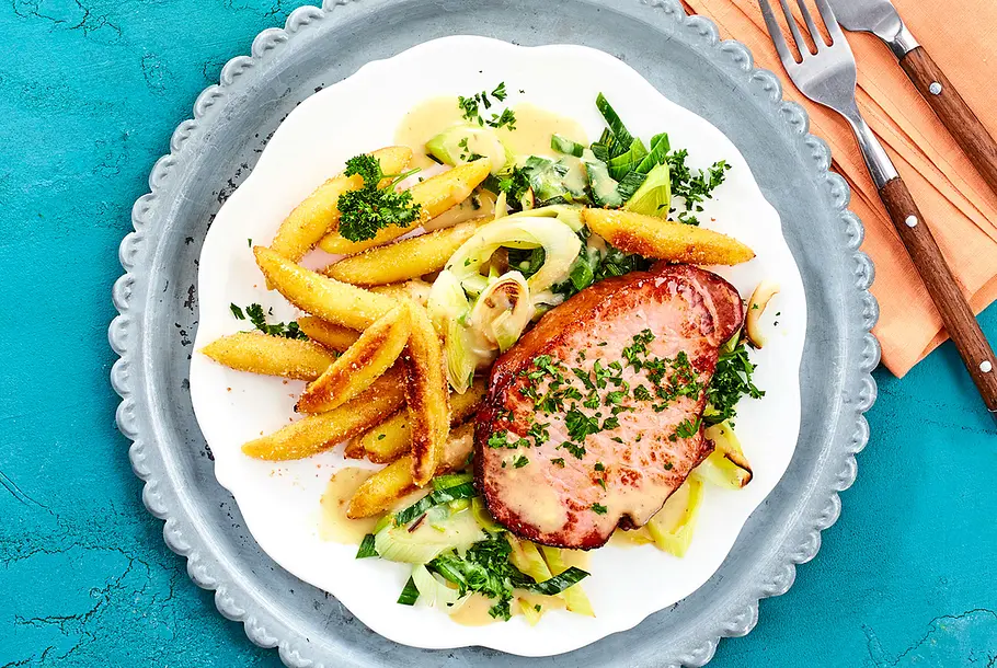 Jetzt aber schnell: Kasseler auf Rahmporree Rezept Jetzt aber schnell: Kasseler auf Rahmporree Rezept