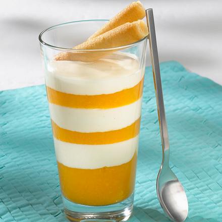 Joghurt-Aprikosen-Schichtspeise Rezept Joghurt-Aprikosen-Schichtspeise Rezept