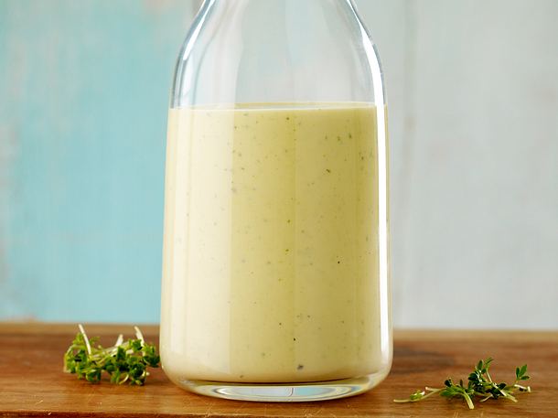 Joghurt-Dressing mit Senf, Eiern und Kresse (vier mal anders) Rezept Joghurt-Dressing mit Senf, Eiern und Kresse (vier mal anders) Rezept