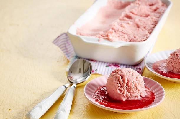 Joghurt-Erdbeer-Eis Rezept Joghurt-Erdbeer-Eis Rezept