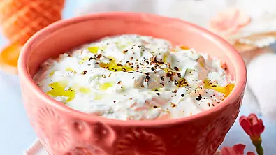 Joghurt-Feta-Tsatsiki Rezept - Foto: LECKER @ Bauer Media Group