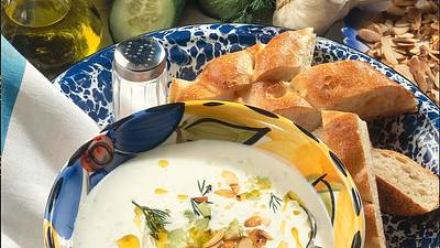 Joghurt-Knoblauch-Suppe Rezept - Foto: Horn