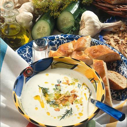 Joghurt-Knoblauch-Suppe Rezept Joghurt-Knoblauch-Suppe Rezept