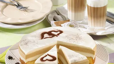 Joghurt-Torte Latte Macchiato Rezept - Foto: LECKER @ Bauer Media Group