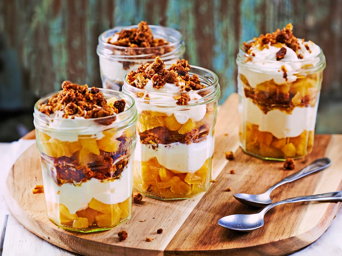 Joghurt-Trifle mit Gewürzstreuseln Rezept