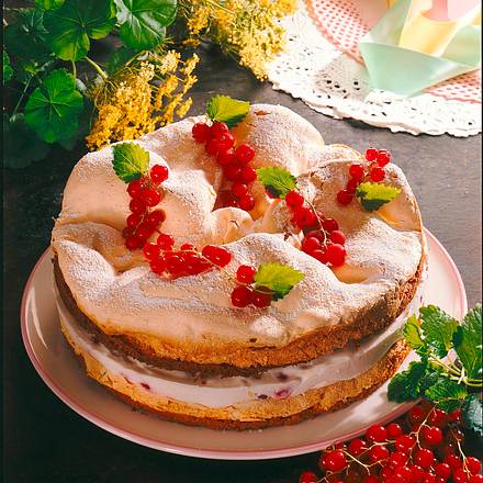 Johannisbeer-Baiser-Torte Rezept