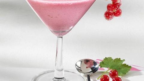 Johannisbeer Buttermilchshake Rezept - Foto: House of Food / Bauer Food Experts KG