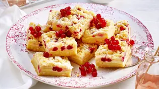 Johannisbeer-Cheesecake-Blondies Rezept - Foto: LECKER @ Bauer Media Group Johannisbeer-Cheesecake-Blondies Rezept - Foto: LECKER @ Bauer Media Group