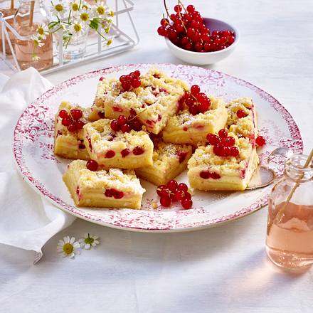 Johannisbeer-Cheesecake-Blondies Rezept Johannisbeer-Cheesecake-Blondies Rezept