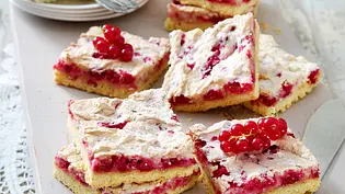 Johannisbeerkuchen mit Baiser vom Blech - Foto: LECKER @ Bauer Media Group