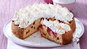 Johannisbeerkuchen mit Baisertupfen Rezept - Foto: LECKER @ Bauer Media Group Johannisbeerkuchen mit Baisertupfen Rezept - Foto: LECKER @ Bauer Media Group