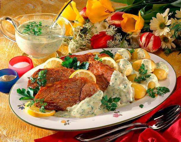 Junge Kartoffeln mit Kräutersoße Rezept Junge Kartoffeln mit Kräutersoße Rezept
