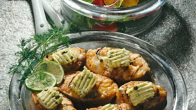 Kabeljau-Koteletts mit Kräuterbutter Rezept - Foto: LECKER @ Bauer Media Group