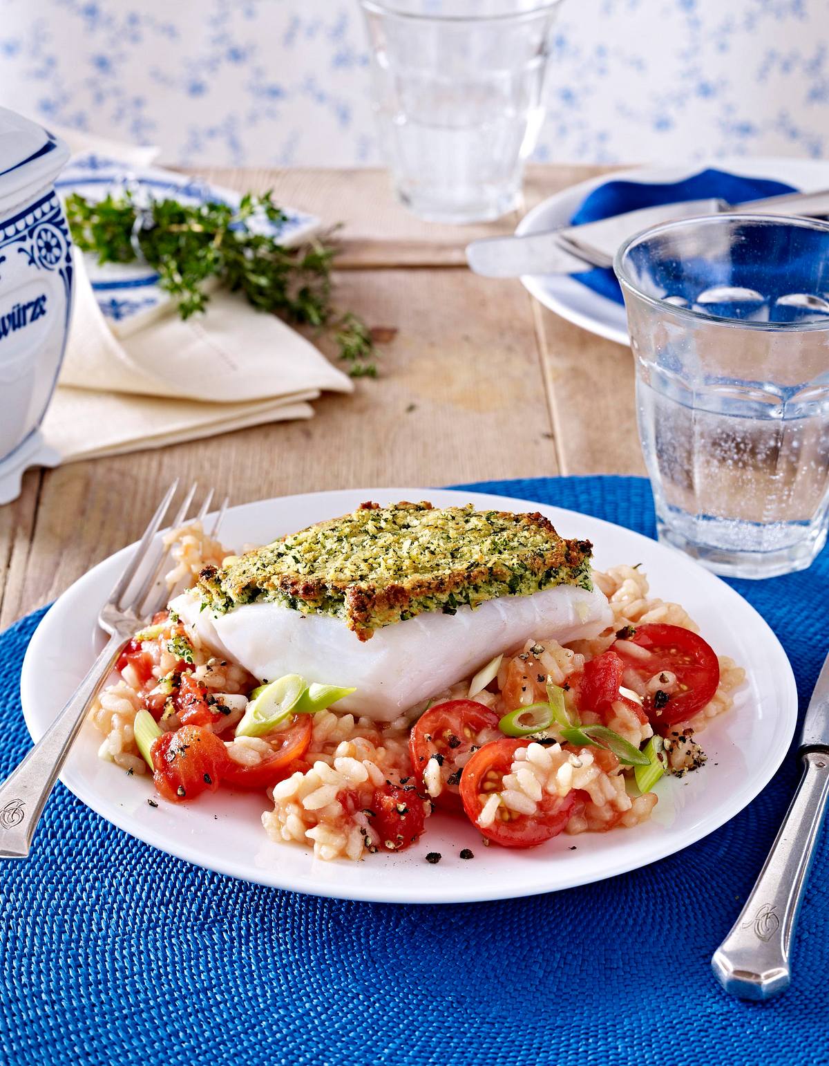 Kabeljaufilet mit Kräuterkruste auf Tomaten-Risotto Rezept