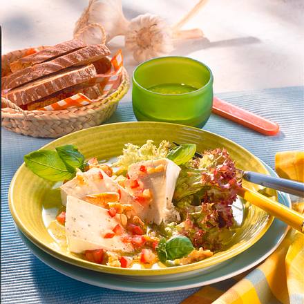 Käse-Ecken auf Salat Rezept