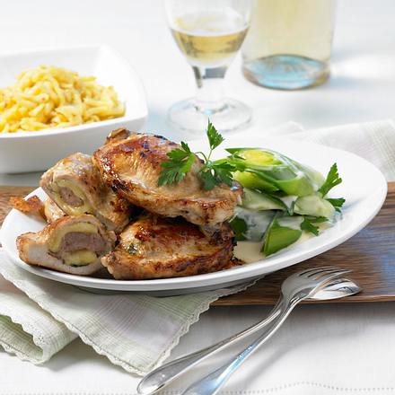 Käse-Mett-Koteletts mit Porree Rezept Käse-Mett-Koteletts mit Porree Rezept