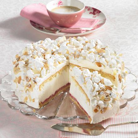 Käse-Sahne-Torte mit Baiser Rezept Käse-Sahne-Torte mit Baiser Rezept