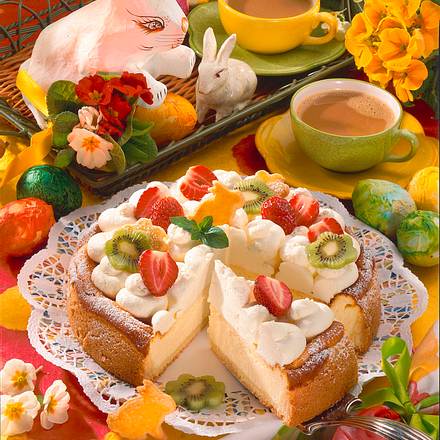 Käse-Sahne-Torte mit Früchten Rezept Käse-Sahne-Torte mit Früchten Rezept