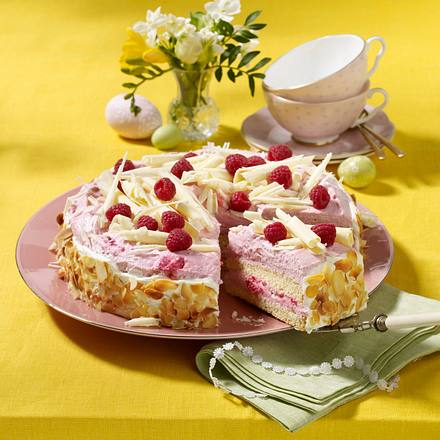 Käse-Sahne-Torte mit Himbeeren Rezept