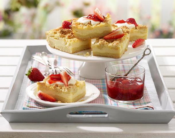 Käse-Streusel-Schnitten mit Erdbeeren Rezept