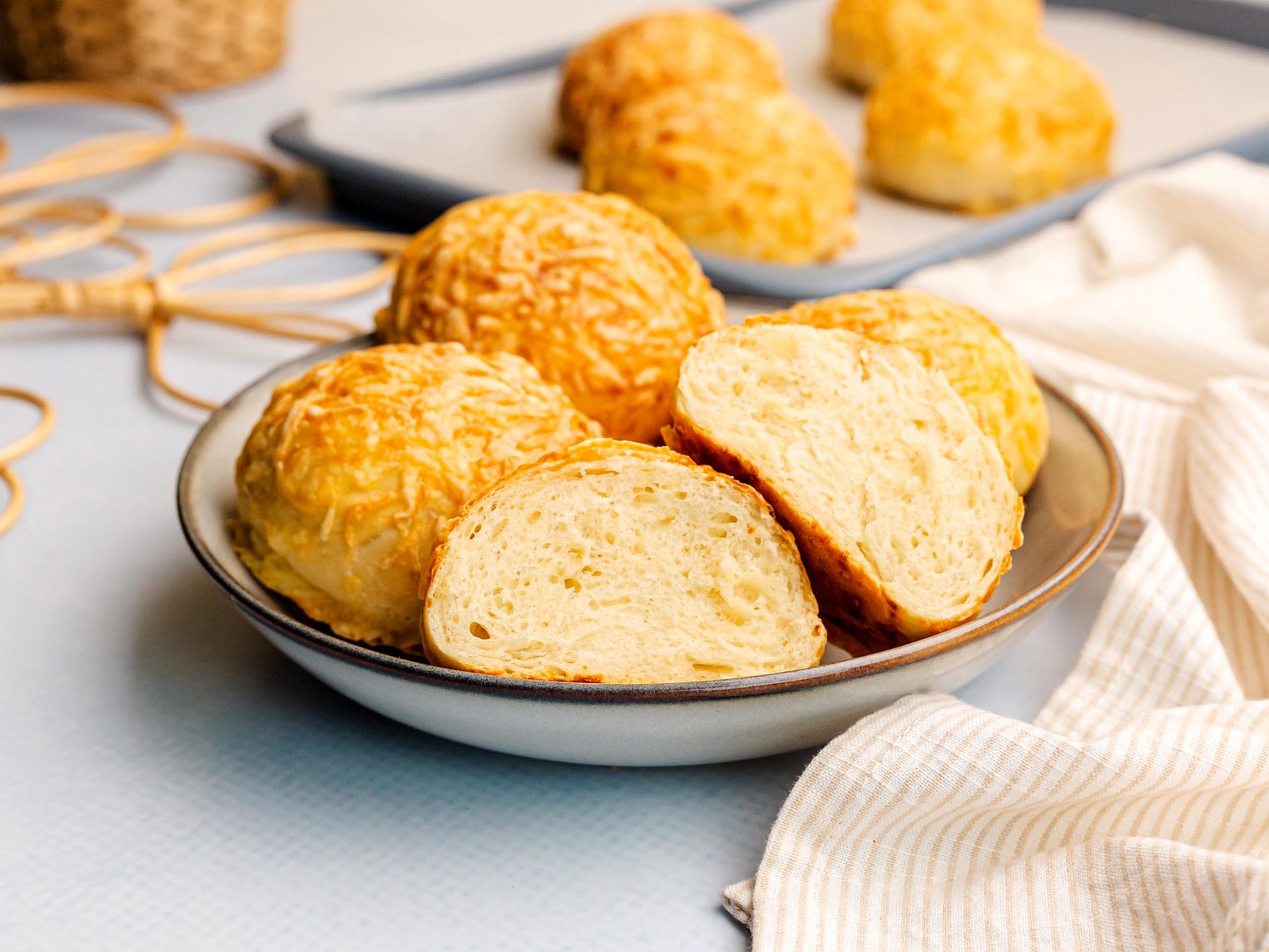 Käsebrötchen wie vom Bäcker Rezept | LECKER