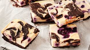Käsekuchen-Brownies Rezept - Foto: LECKER @ Bauer Media Group