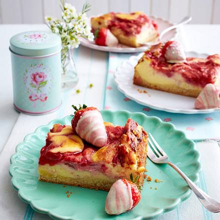 Käsekuchen-Erdbeerschnitten Rezept Käsekuchen-Erdbeerschnitten Rezept