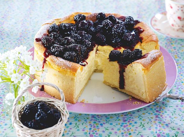Käsekuchen mit Brombeeren Rezept Käsekuchen mit Brombeeren Rezept