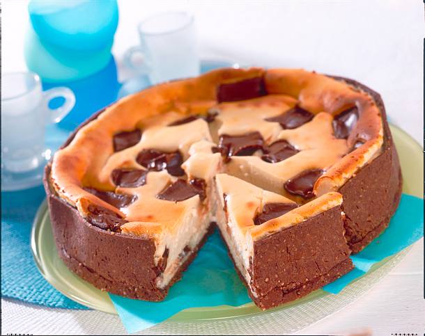 Käsekuchen mit Nougatklecksen Rezept Käsekuchen mit Nougatklecksen Rezept