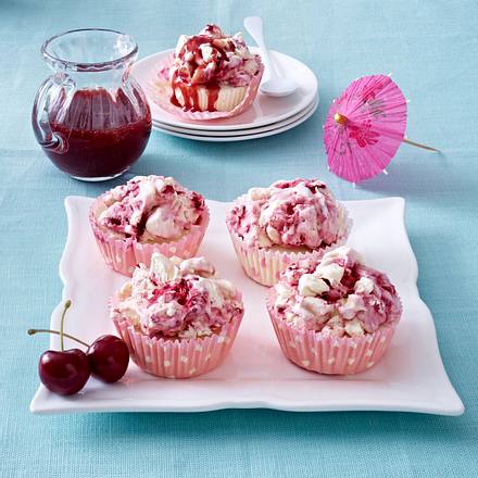 Käsekucheneis-Muffins mit Kirschen Rezept