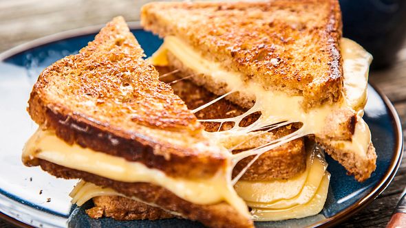 Käserezepte: Grilled-Cheese Sandwich - Foto: Shutterstock/George Dolgikh