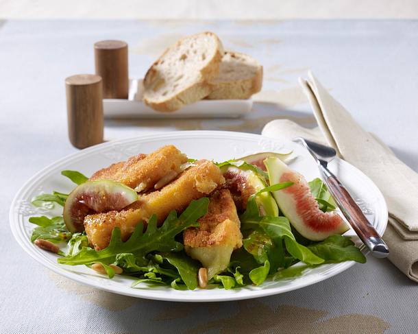 Käsesticks auf Rauke-Feigen-Salat Rezept Käsesticks auf Rauke-Feigen-Salat Rezept