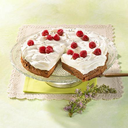 Kaffee-Brownie-Torte mit Sahne und Himbeeren Rezept Kaffee-Brownie-Torte mit Sahne und Himbeeren Rezept